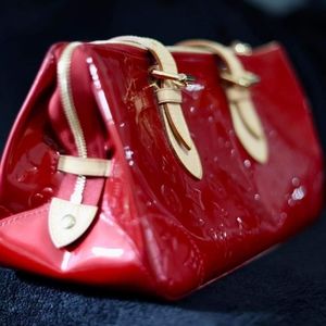Authentic Louis Vuitton Monogram Vernis Rosewood Avenue Vernise Leather shoulder